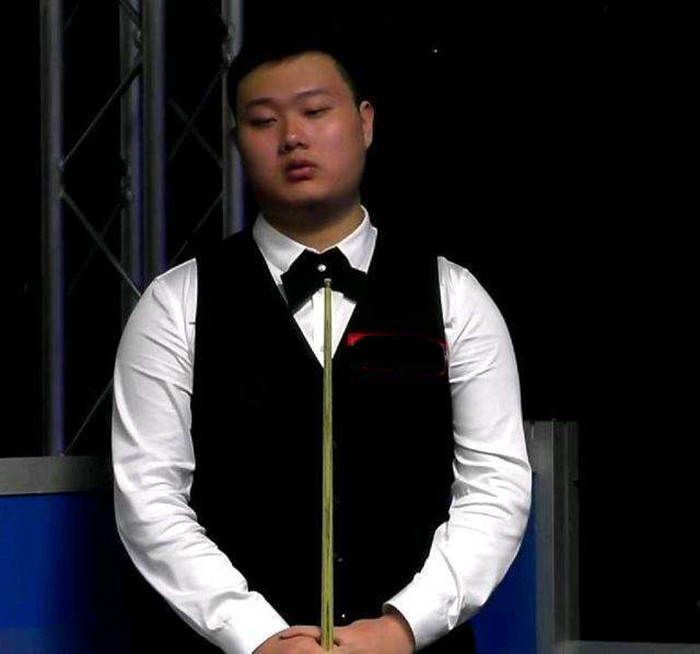 台上显得格 台上显得格